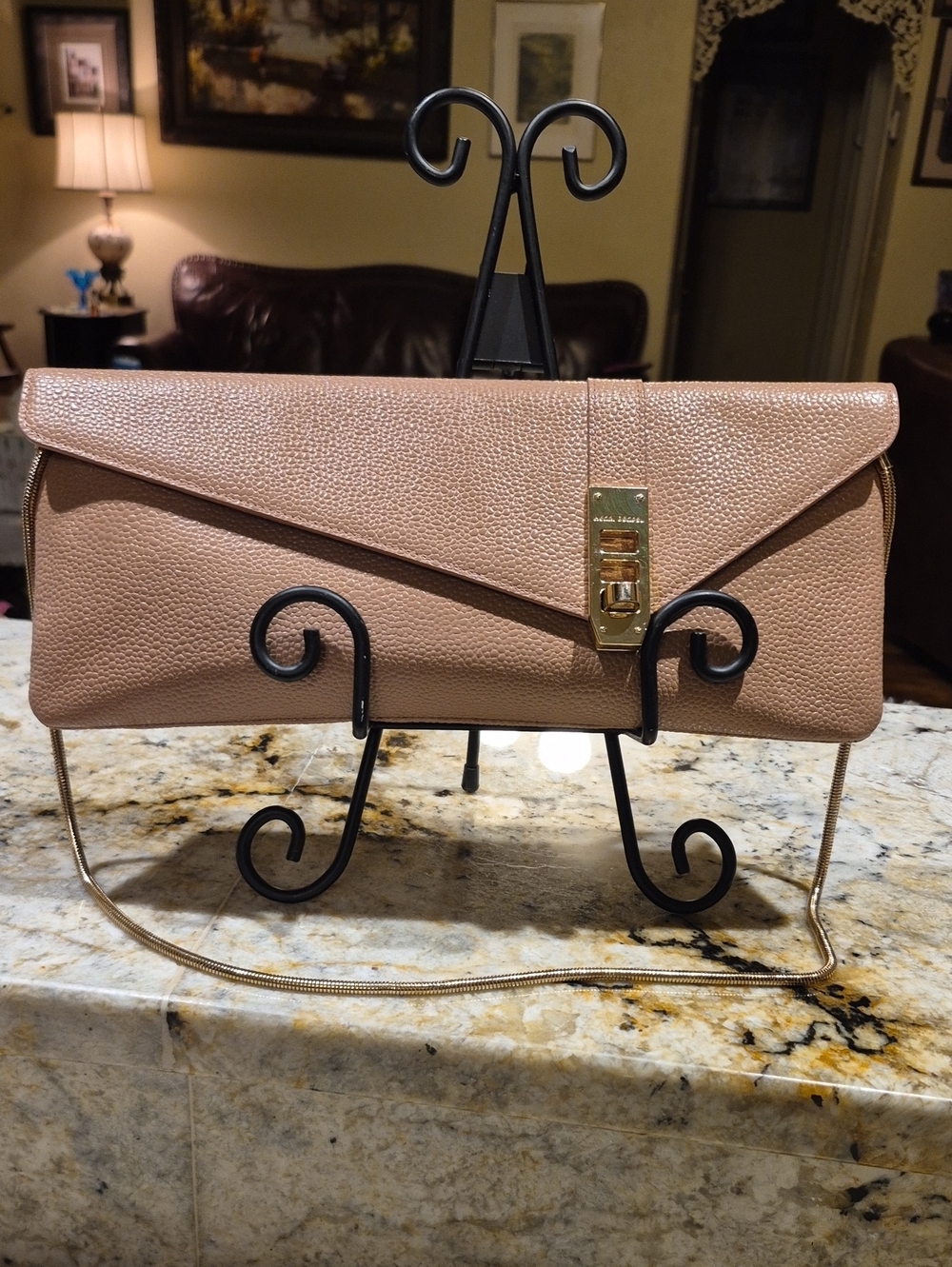 Henri Bendel Clutch 100%Pebbled Leather Tan&gold. Sz.11"×"5" 11"drop